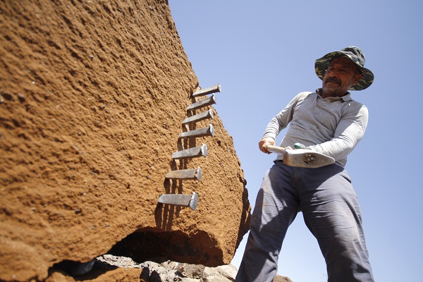 İş beğenmeyenlere gelsin! Ekmek parası için neler yapıyorlar neler