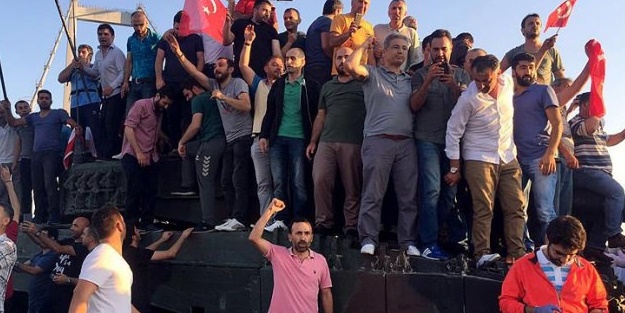 İş dünyası darbeye böyle tepki gösterdi