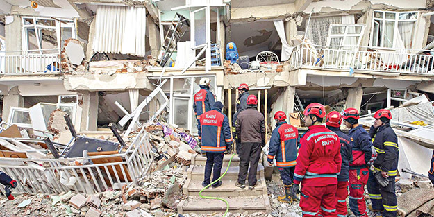 İş dünyası Elazığ için kenetlendi! “Depremde kaybettiklerimizin acısı, yüreğimizi yaktı”