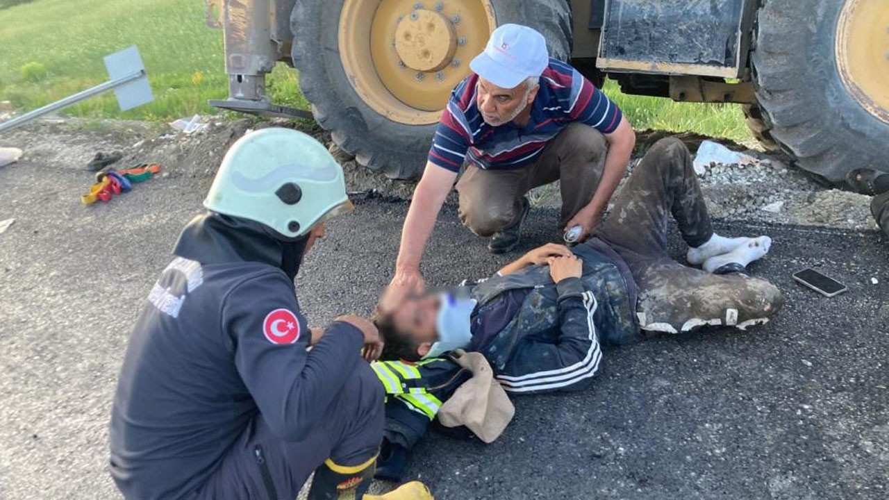 İş makinesi yemek molasındaki işçileri biçti