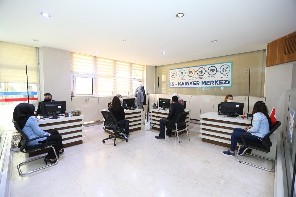 İş ve kariyer merkezi istihdama destek olacak 
