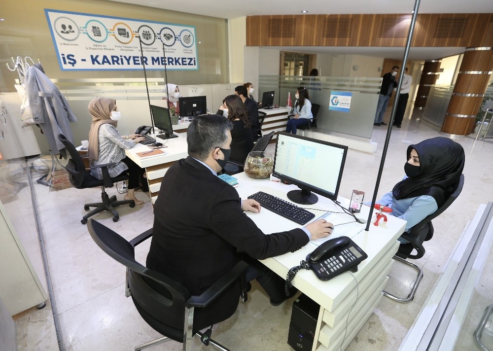 İş ve kariyer merkezi istihdamda büyük rol oynuyor 