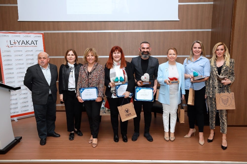 İş yaşamında erkekler kâra, kadınlar itibara önem veriyor 