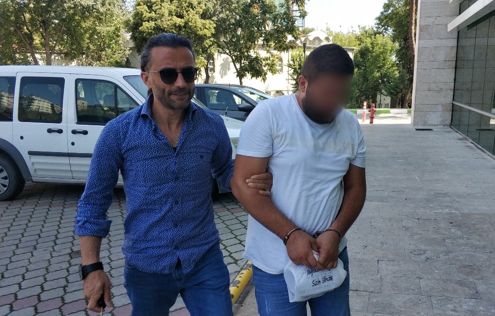 İş yerinde çalıntı araç motorları bulunan şahıs gözaltına alındı 