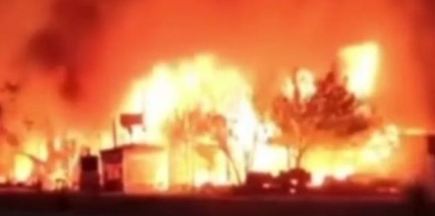 İş yerinde çıkan yangında tüpler patladı