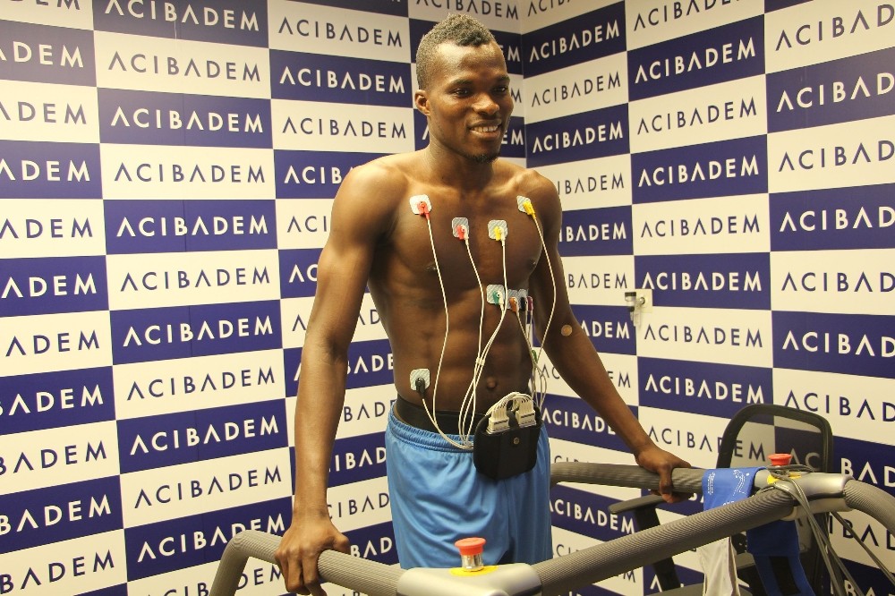 Isaac Cofie sağlık kontrolünden geçti 