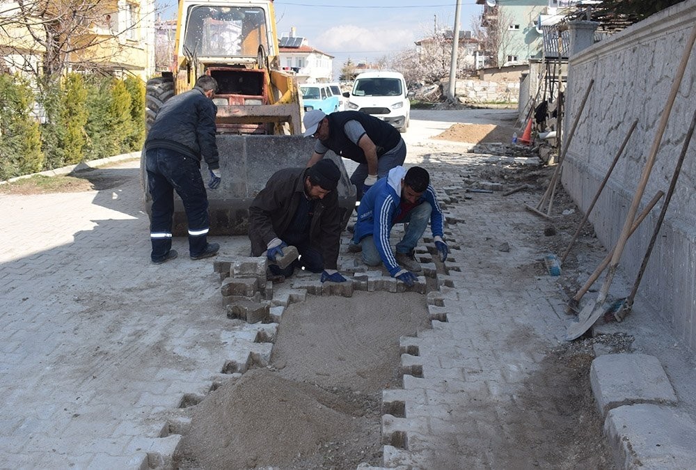 İscehisar Belediyesi alt yapı atağı başlattı 