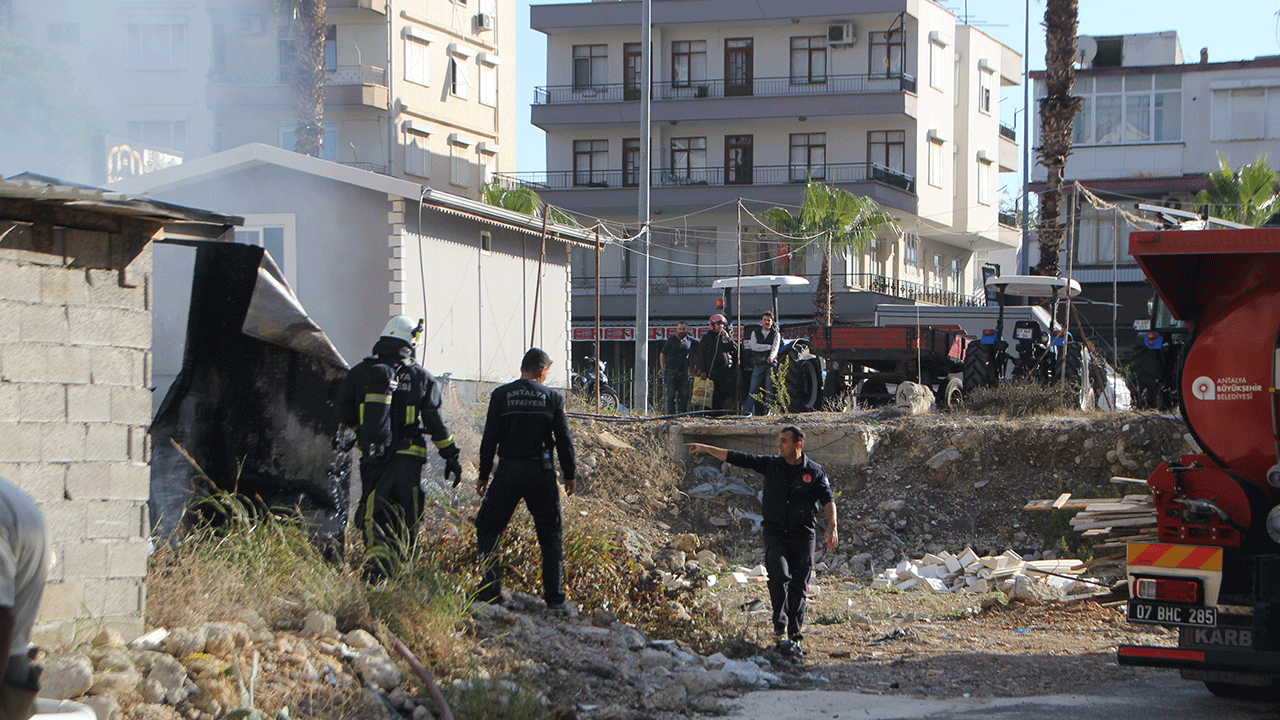 İşçi konteyneri cayır cayır yandı