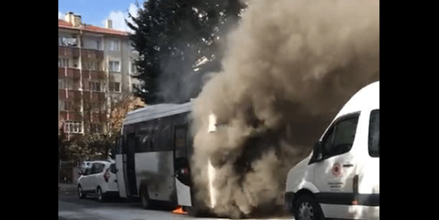 İşçi servisi alev alev yandı