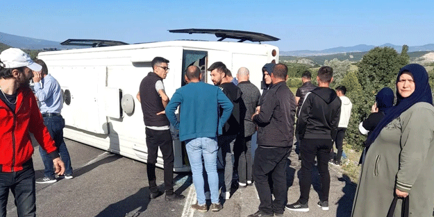İşçi servisi devrildi: Çok sayıda yaralı var