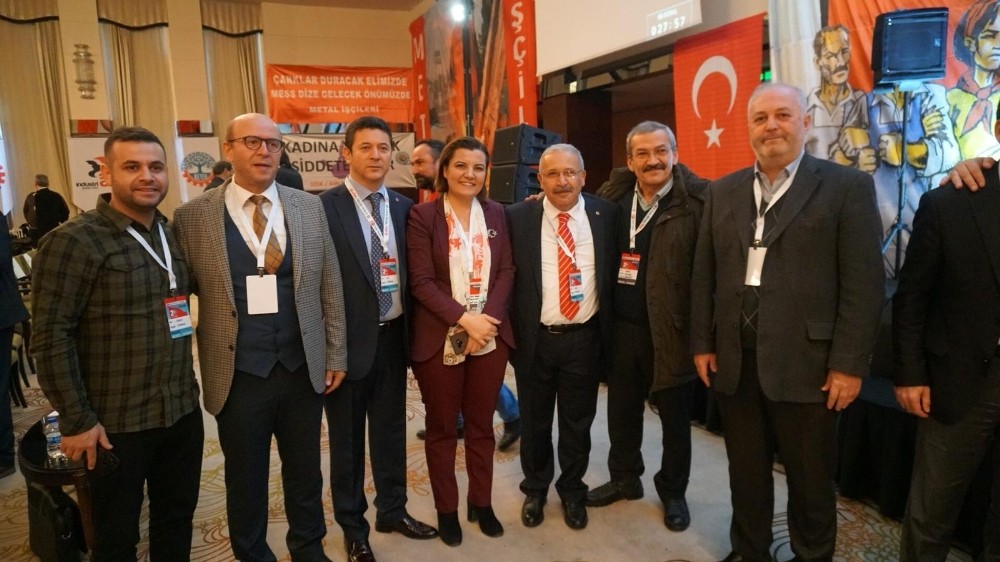 İşçilerden Başkan Hürriyet’e emek ödülü 