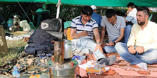 İşçilerden sendikaya ret