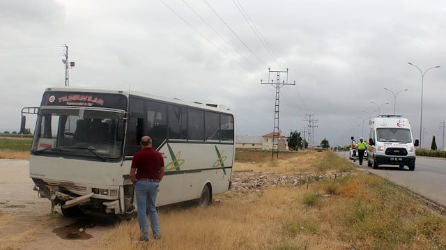 İşçileri taşıyan servis şarampole uçtu: 16 kişi yaralı