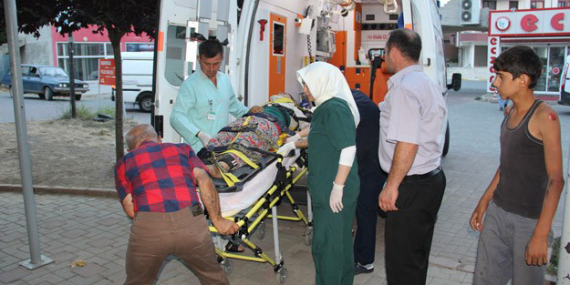 İşçileri taşıyan traktör devrildi: 14 yaralı