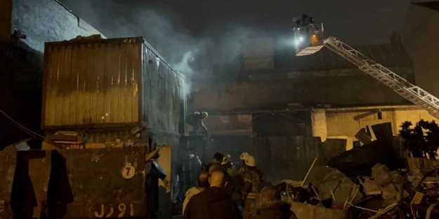 İşçilerin kaldığı konteyner, alev alev yandı!