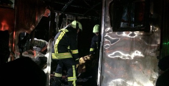 İşçilerin kaldığı konteynırda yangın: 1 ölü, 2 yaralı