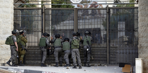 İşgalci İsrail Kudüs'e baskın düzenledi!