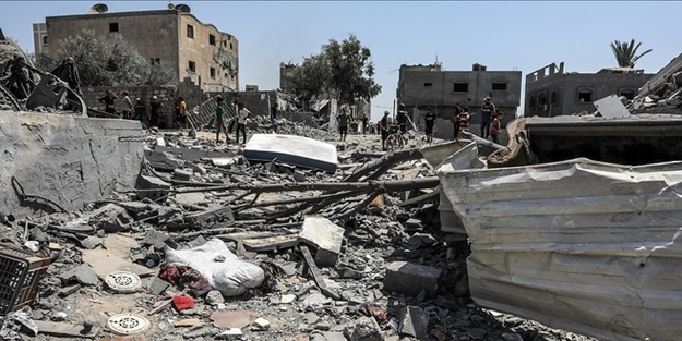 İşgal ordusu Han Yunus'ta bir evi bombaladı!