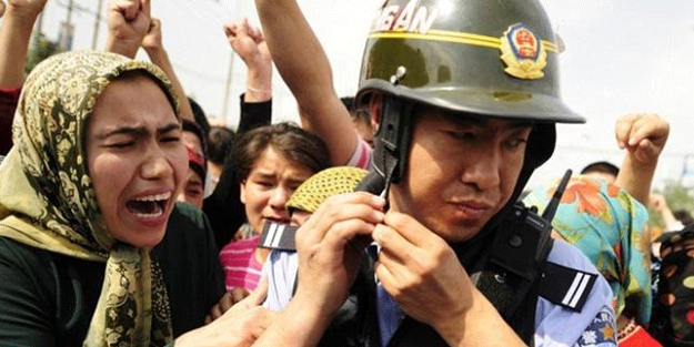 İşgalci Çin, tam kapanma bahanesiyle Uygur Türklerini aç bırakıyor!