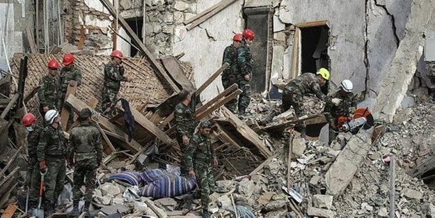 İşgalci Ermenistan'dan büyük kalleşlik! Misket bombası ve fosfor gazı kullandılar
