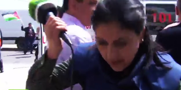 İşgalci İsrail askerleri kadın gazeteciye saldırdı