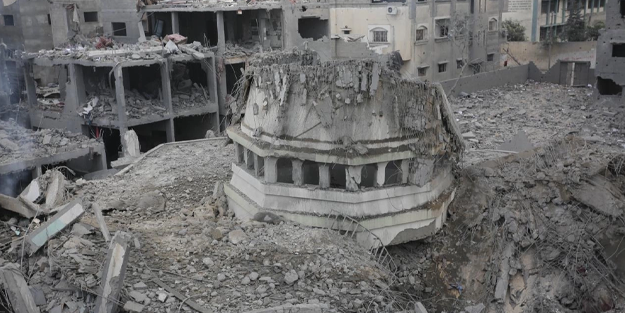 İşgalci İsrail, Gazze'de 7 Ekim'den bu yana 31 camiyi tamamen yıktı!