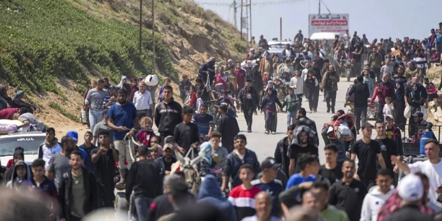 İşgalci İsrail, Gazze'nin kuzeyine dönmek isteyenleri katlediyor!