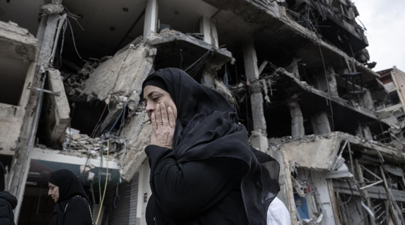 İşgalci İsrail ordusunun Lübnan vahşeti sürüyor: Meys el-Cebel'de mahalleleri ateşe verdiler!