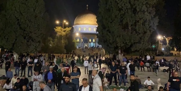 İşgalci İsrail polisinden küstah provokasyon! Ezanın okunmasına mani oldular
