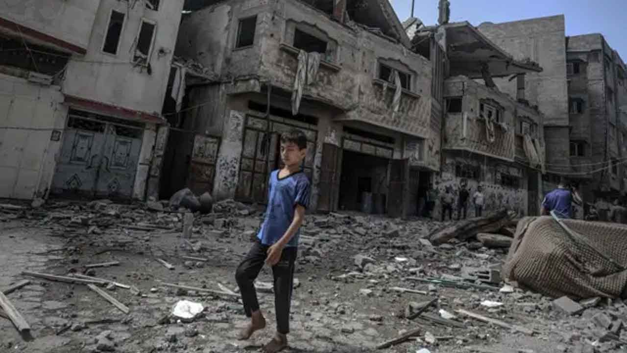 İşgalci İsrail'in sınır kapılarını kapatması bir can daha aldı! 2 yaşındaki Nidal bebek tedavi edilemediği için şehit oldu!