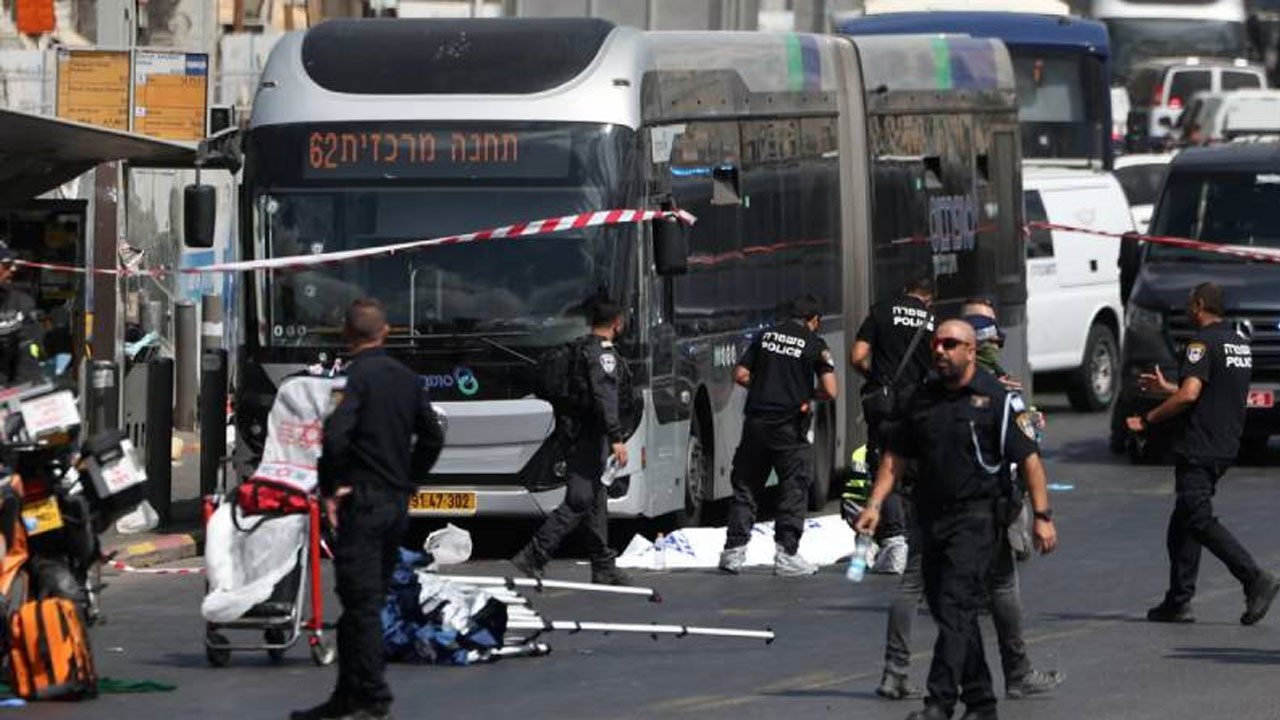 İşgalcilere anladıkları dilden muamele... Kudüs'te Siyonistler cehenneme postalandı