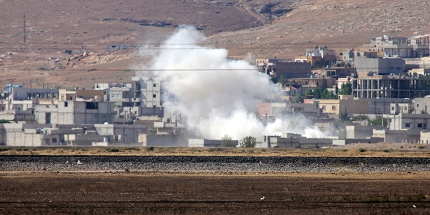 IŞİD Kobani'nin doğusuna bayrak dikti