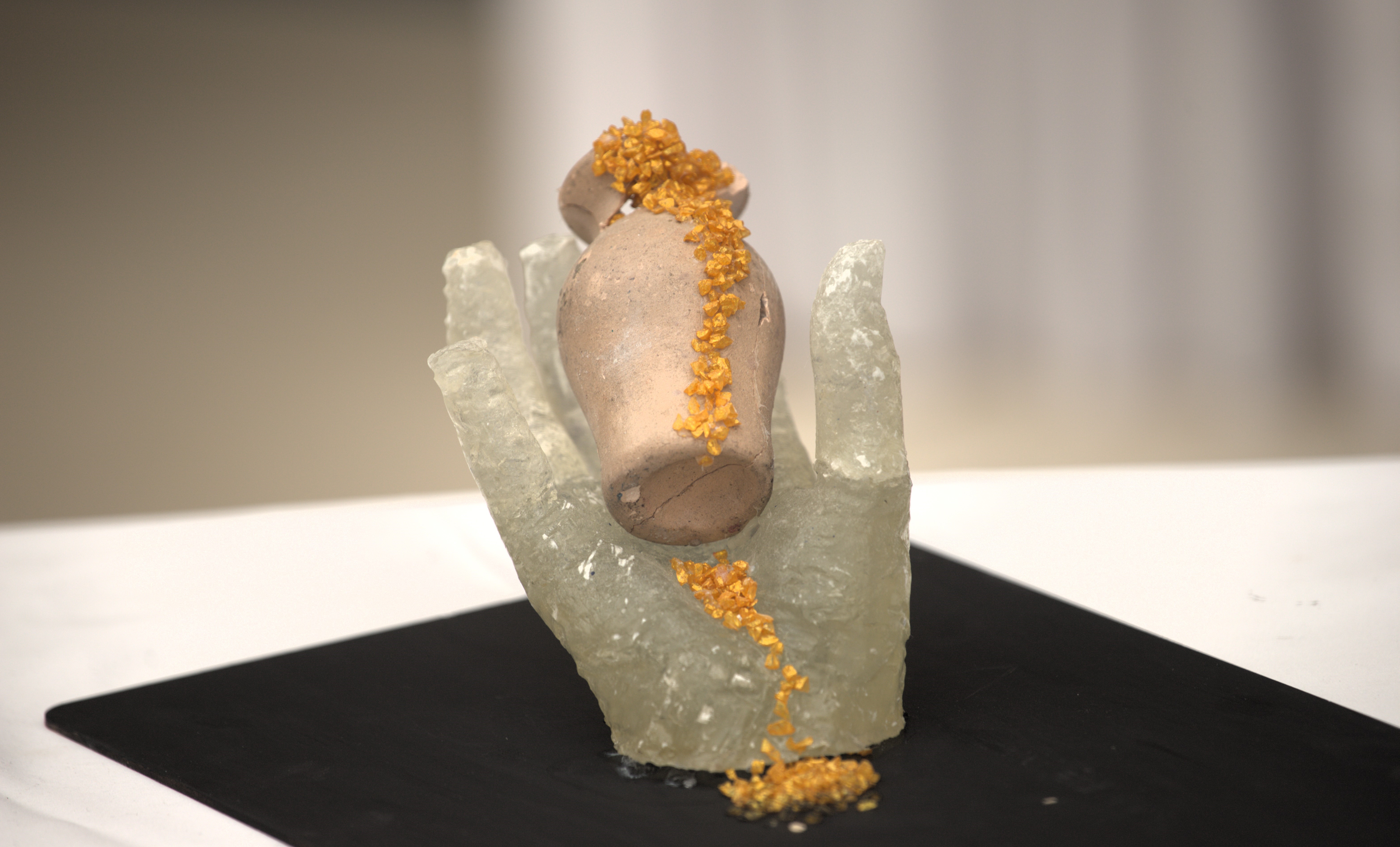 Işıltılı atıklar sanatseverlerin beğenisine sunuldu