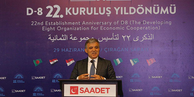 İsim vermeden Erdoğan'ı eleştiren Abdullah Gül, Saadet'e böyle göz kırptı!