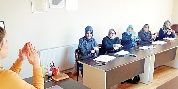 İşitme engellilere Kur'an öğretecekler