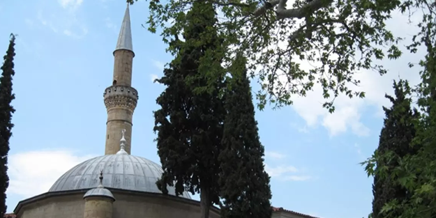 İskeçe'de yüce Kur'an'a alçak saldırı!