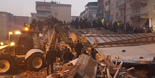 İskenderun Kaymakamı Demiryürek: Çok sayıda iş makinesine ihtiyacımız var