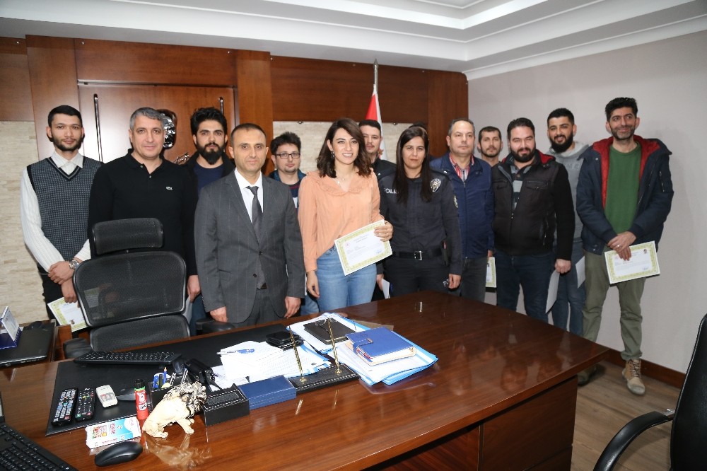 İskenderun’da başarılı polisler ödüllendirildi 