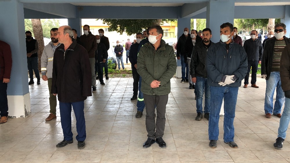 İskenderun’daki feci kazada can veren aynı aileden üç kişi toprağa verildi 