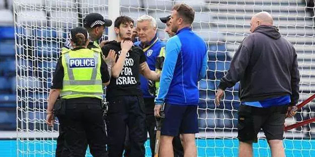 İskoçya-İsrail maçında Filistin protestosu