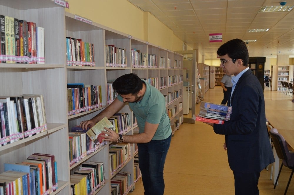 İşkur’la kütüphaneye öğrenci eli 