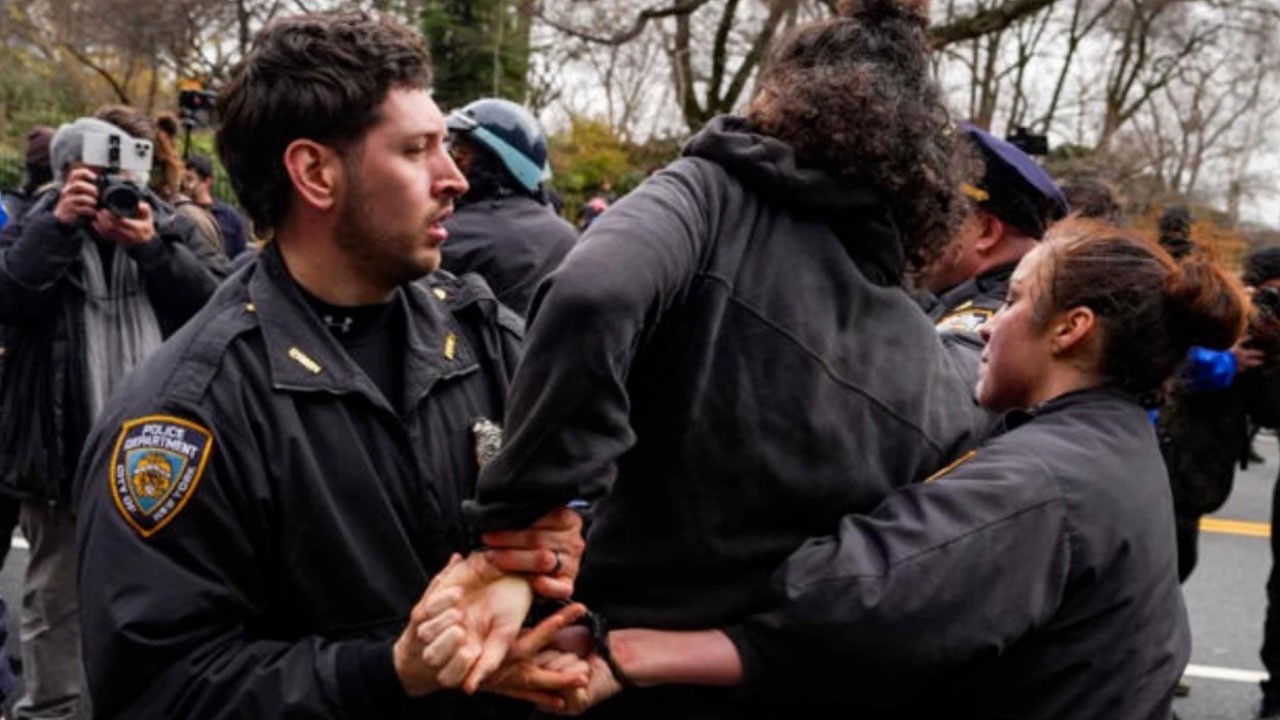 İslam düşmanları New York'un ilk Müslüman başkanını hedef aldı: Mamdani'ye bombalı suikast girişimi
