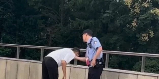 İslam düşmanlığında Çin yeni bir döneme giriş yaptı: Bu kez Özbeklere çok sert tepki gösterdi!