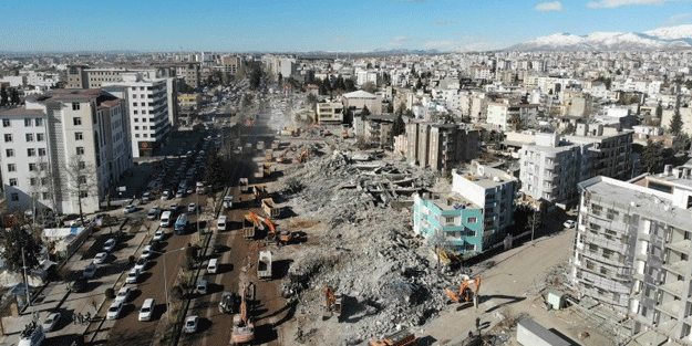 İslam Memiş deprem felaketini Yeni Akit'e değerlendirdi! 'Bu tuzağa düşmeyin'