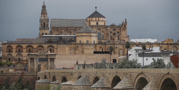 İslam mimarisinin en nadide eseri: El Hamra Sarayı