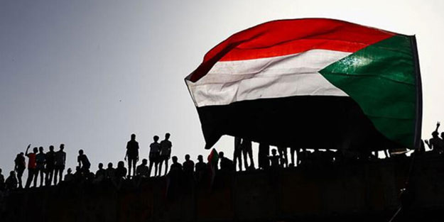 İslam ülkesinde sokağa çıkın çağrısı