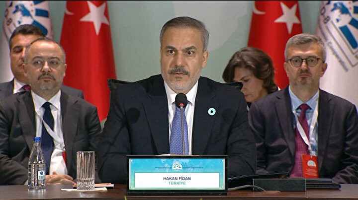 İslamcılar, Hakan Fidan'a "operasyon" mu çekti? Yeni Şafak'ın o haberi bence...