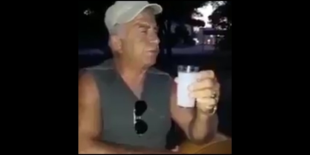 İslam'ı ve Allah'ı alaya alan laikçi ayyaş kafadan alçak hakaret!