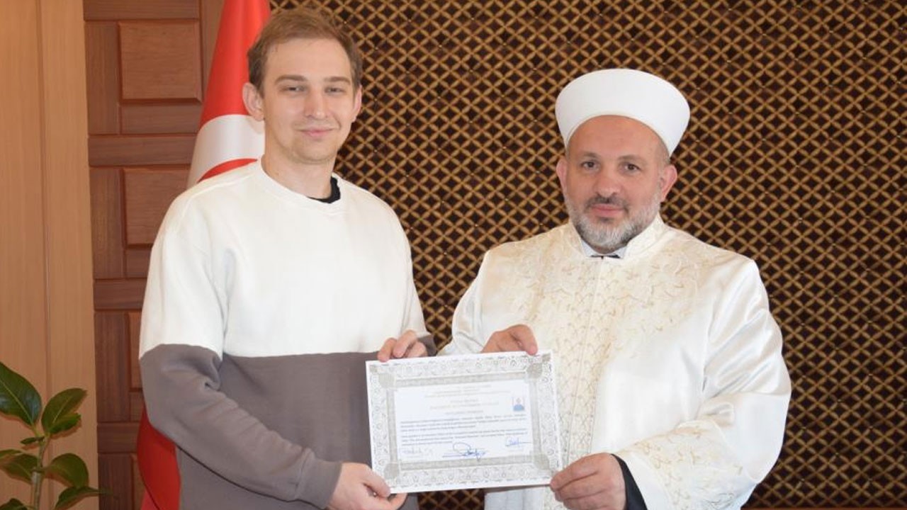 'İslamiyet’te huzur buldum' Ukraynalı genç Müslüman oldu