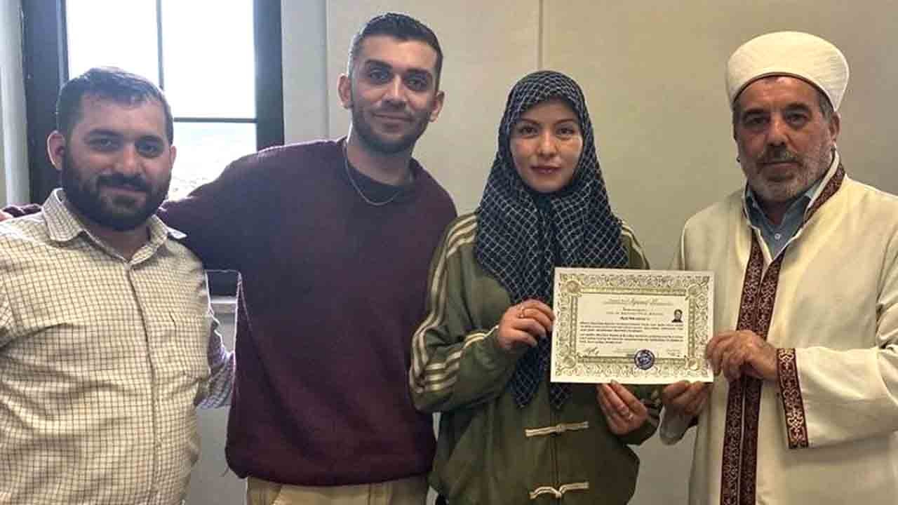 İslam’la şereflendi: Komünist Çin’de Doğdu Müslüman oldu